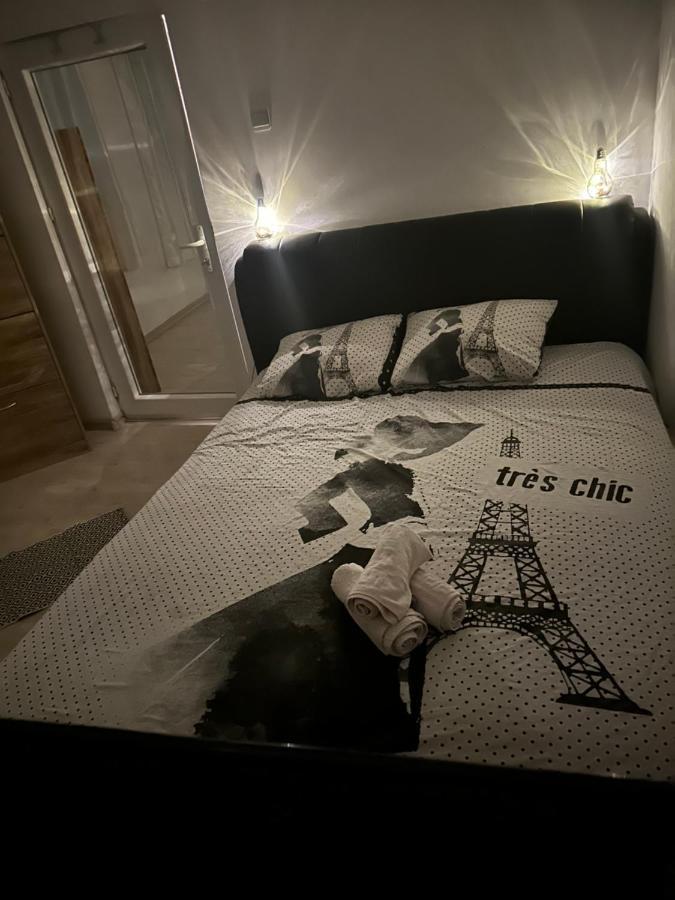 Apartment Apartamnet Regim Hotelier Bucharest